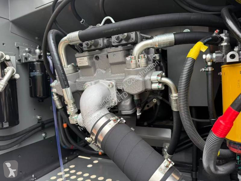 جرافة Hitachi ZX220LC-6A