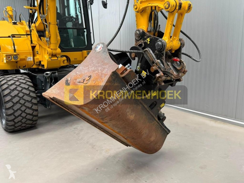 جرافة Komatsu MR-10