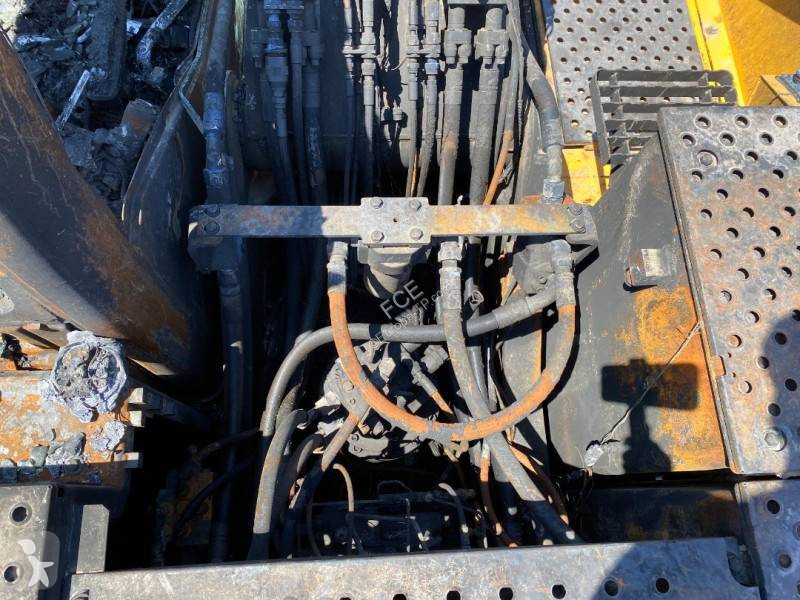Rýpadlo Volvo EC 220 EL /Certificat CE endommagée