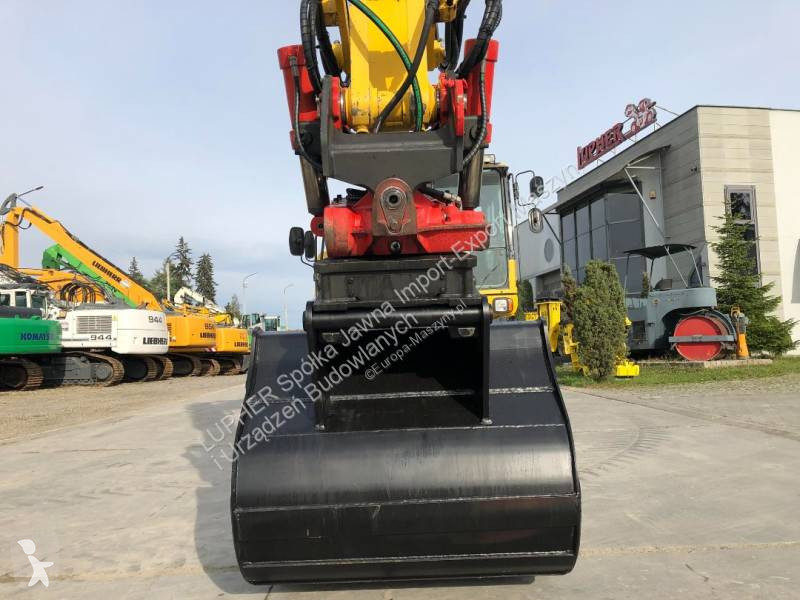 Lopatový nakládač Komatsu PW180-7E0