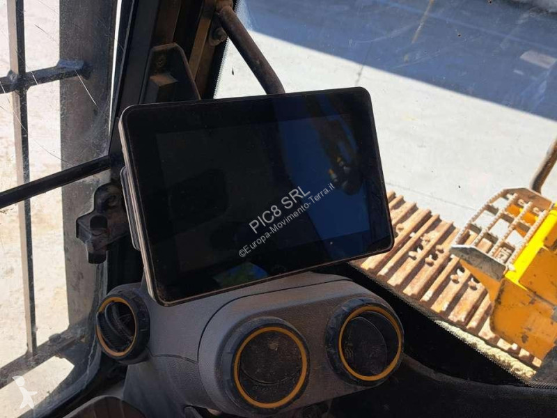 جرافة JCB 220XLC