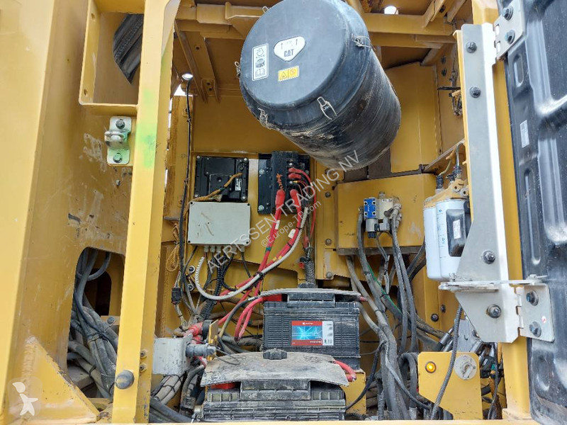 جرافة Caterpillar LXE MHD (17m demolition)