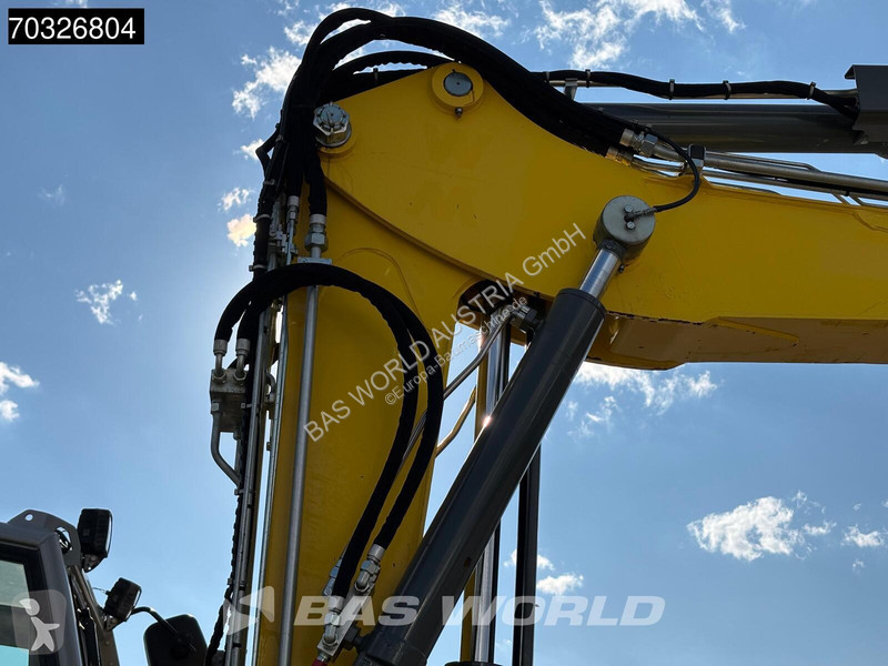 جرافة Wacker Neuson Powertilt