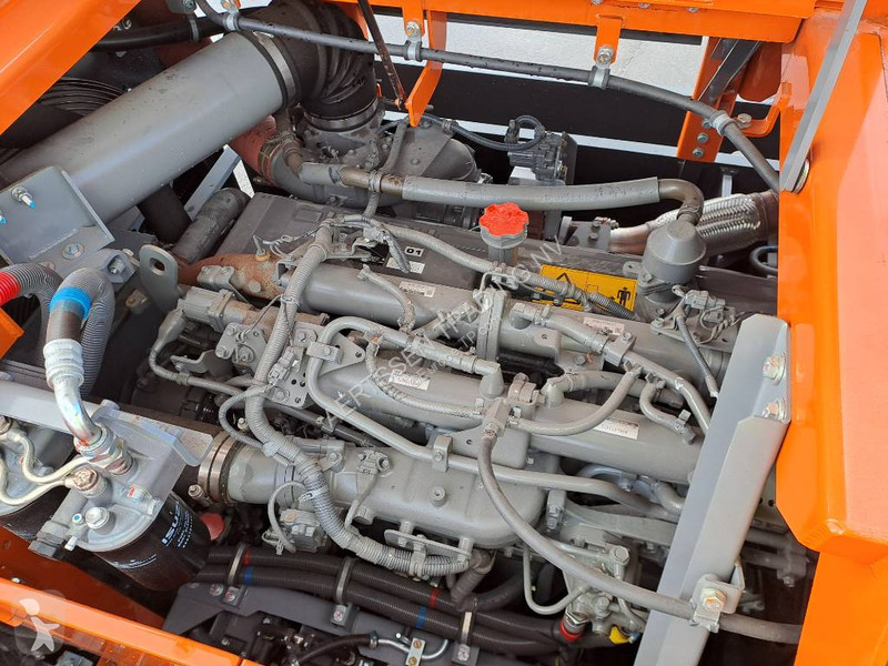 جرافة Hitachi ZX890LCR-7