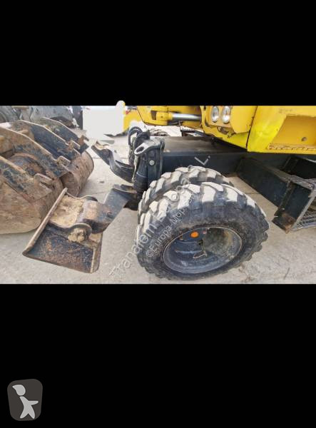 جرافة Komatsu PW 118 MR-11