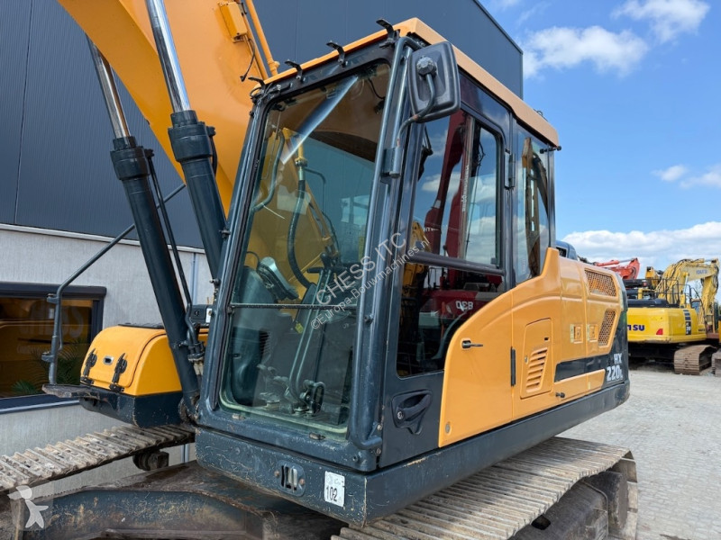 جرافة Hyundai HX 220 L - L - HX 220