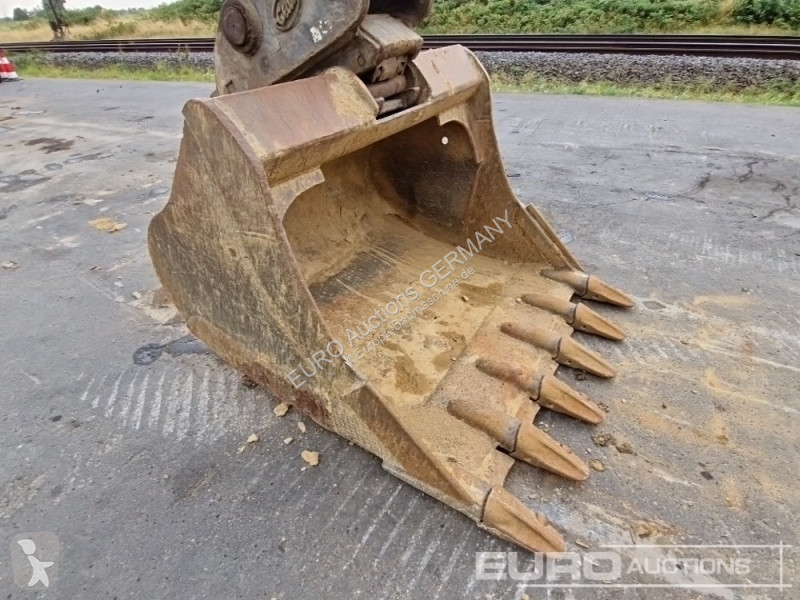 جرافة Komatsu 10