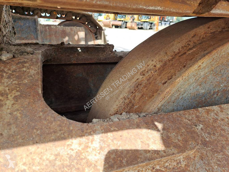 جرافة Caterpillar UHD