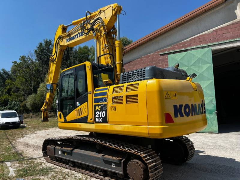 جرافة Komatsu PC210 NLC 11