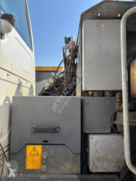 جرافة Liebherr Compact