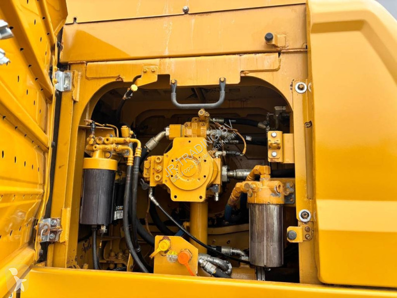 Rýpadlo Caterpillar 352