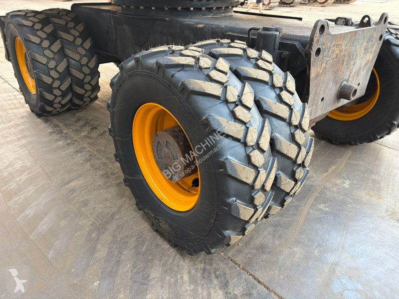 جرافة JCB