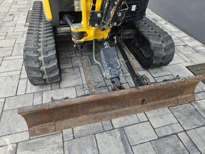 جرافة Yanmar VIO 17
