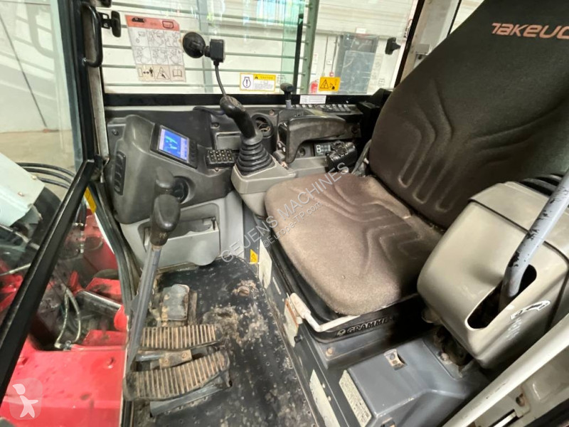 Lopatový nakládač Takeuchi 280