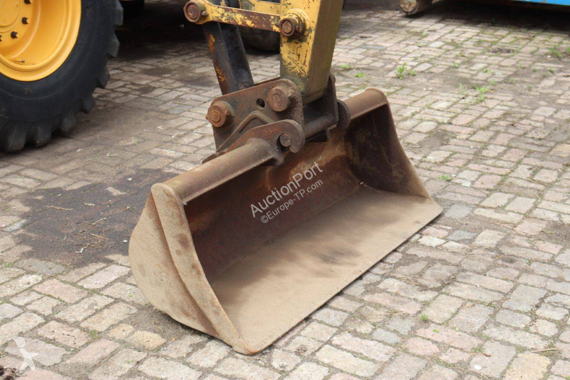 Rýpadlo Caterpillar E70B