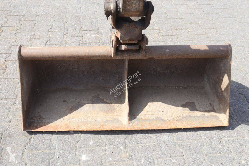 جرافة Volvo ECR25D