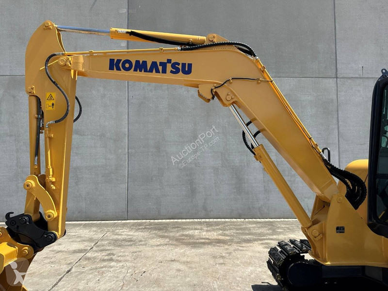 جرافة Komatsu 7