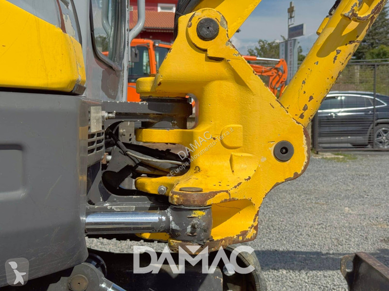 Rýpadlo New Holland E35.2SR