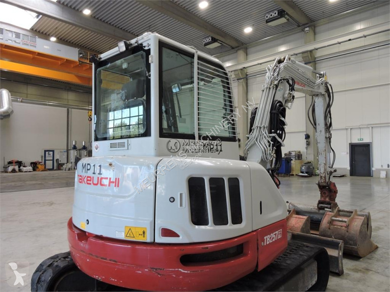 جرافة Takeuchi TB257FR Powertilt