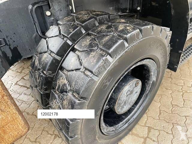 Lopatový nakládač Caterpillar MH 3022 MIETE /...