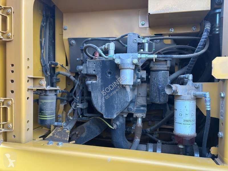 جرافة Komatsu I-11E0