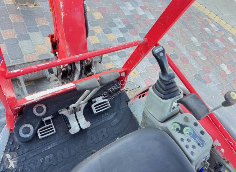 Lopatový nakládač Yanmar
