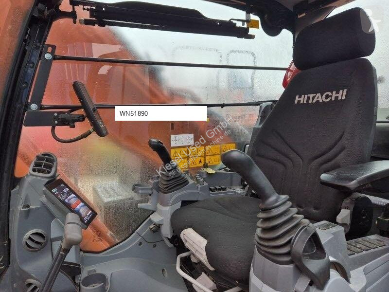 Rýpadlo Hitachi 7
