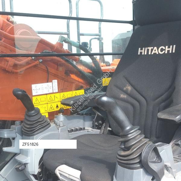 Lopatový nakládač Hitachi 7 + Demarec DXS-60