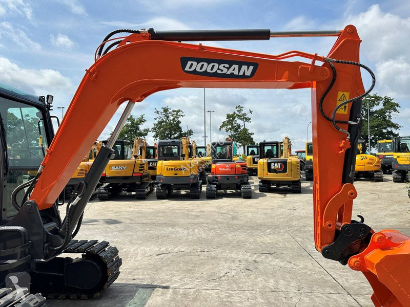 جرافة Doosan 9C