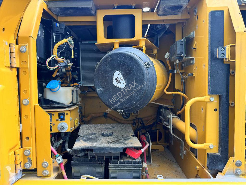 Escavatore Caterpillar L