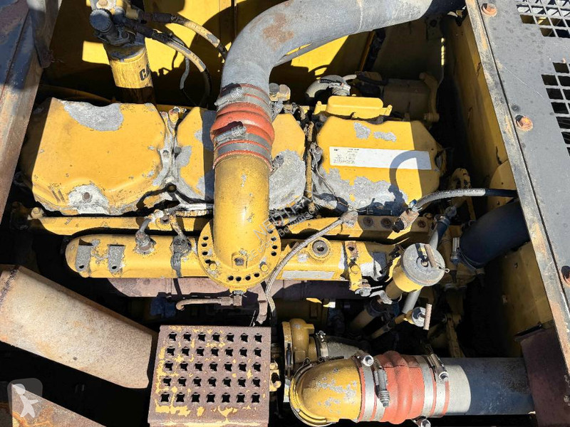 جرافة Caterpillar L UHD Demolition 27M + SHEAR