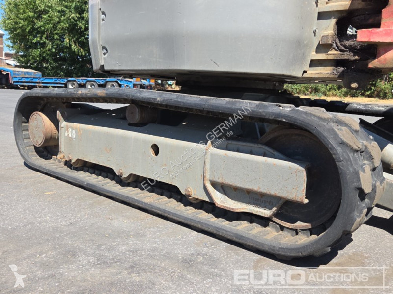 جرافة Volvo ECR25D