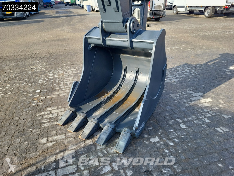 Lopatový nakládač Hyundai R210