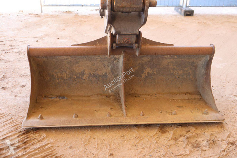 Excavator JCB