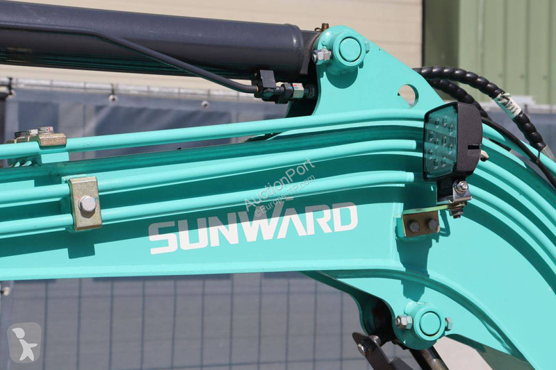 Экскаватор Sunward SWE 20FED