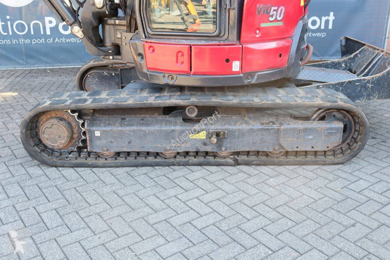 Lopatový nakládač Yanmar VIO50-6B