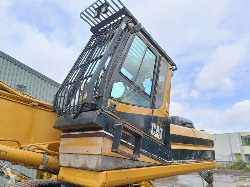 Excavator Caterpillar L demolition excavator...