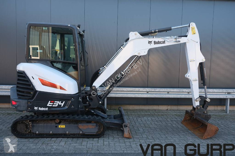 Lopatový nakládač Bobcat E34 | 2023 | 379h