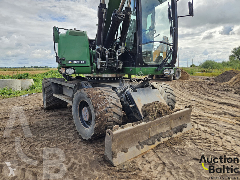 Caterpillar D excavator