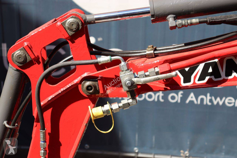 جرافة Yanmar SV08-1A(S)