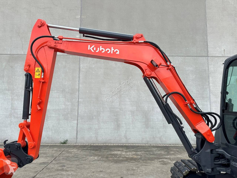 Excavadora Kubota SZ
