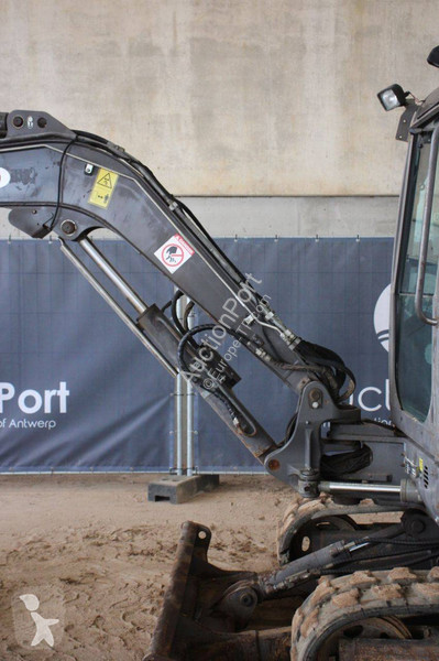 Excavadora Volvo ECR50D