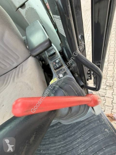 Pelle Hitachi
