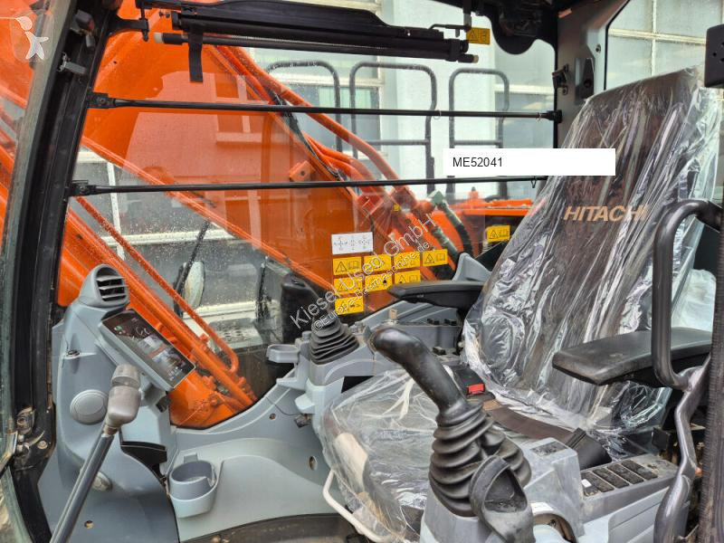 Excavadora Hitachi 7