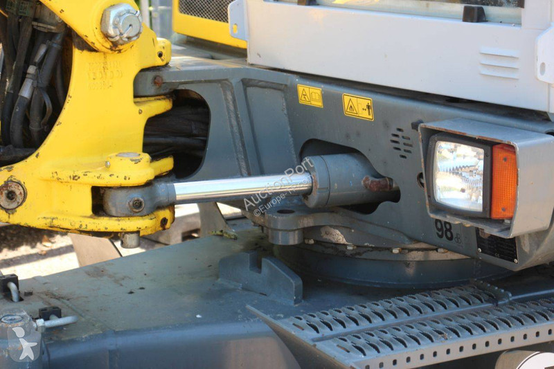 Excavadora Neuson 6503