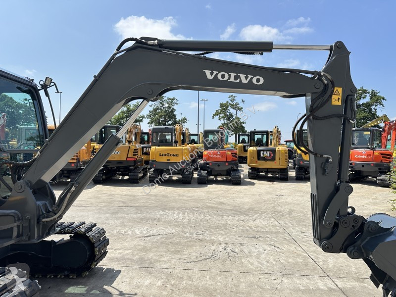 Багер Volvo EC60
