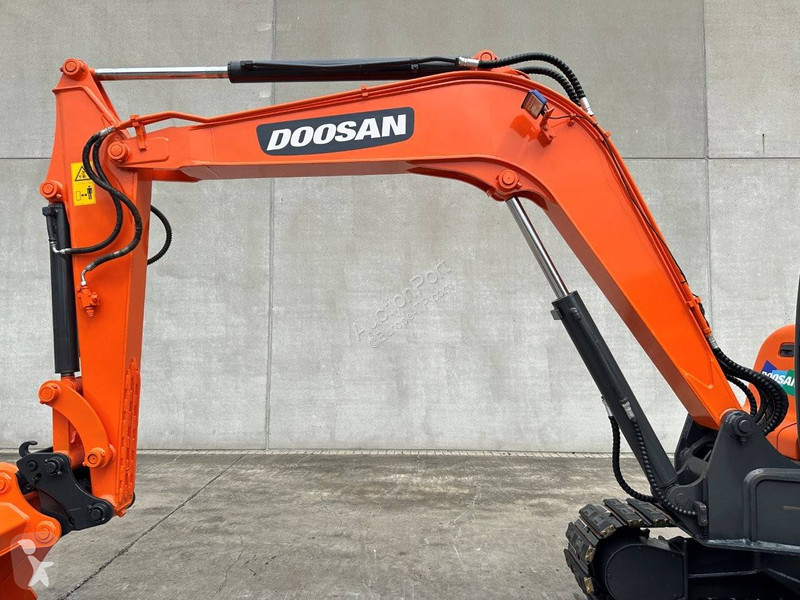 Excavadora Doosan 9C