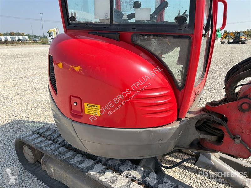 Екскаватор JCB