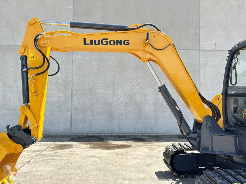 Escavadora LiuGong CLG906E