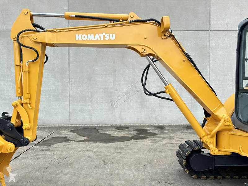Екскаватор Komatsu